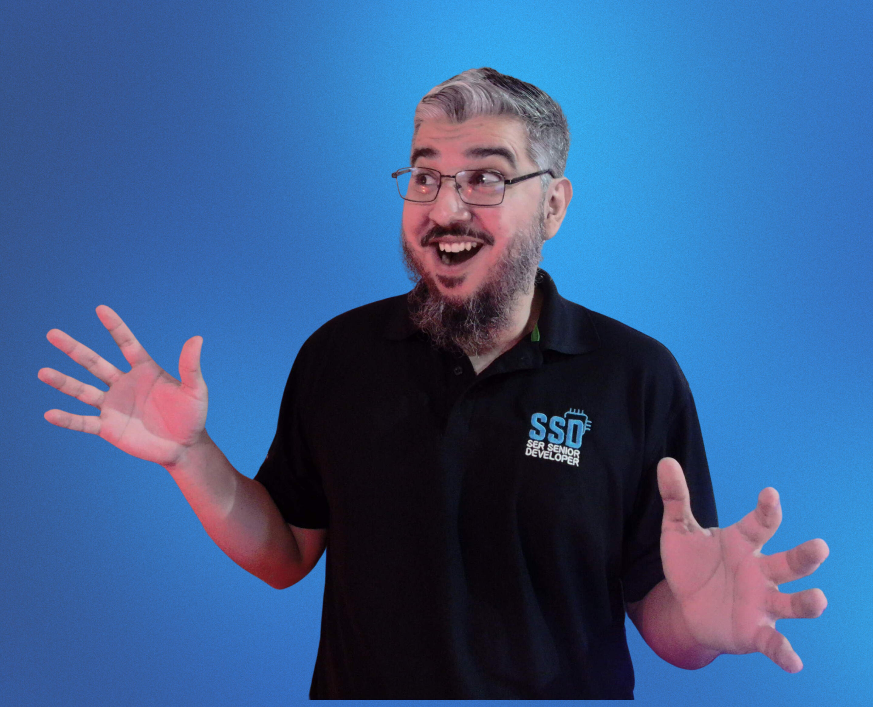 Teacher Alex celebrando a su alumno, que es software engineer, por conseguir empleo remoto gracias a su inglés técnico.